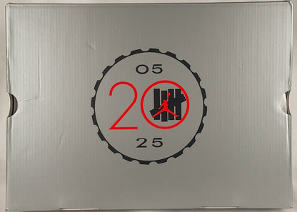 Nike UNDEFEATED X JORDAN AJ 4 RETRO - DEEPGREEN/ CLEMENTINE Size 12