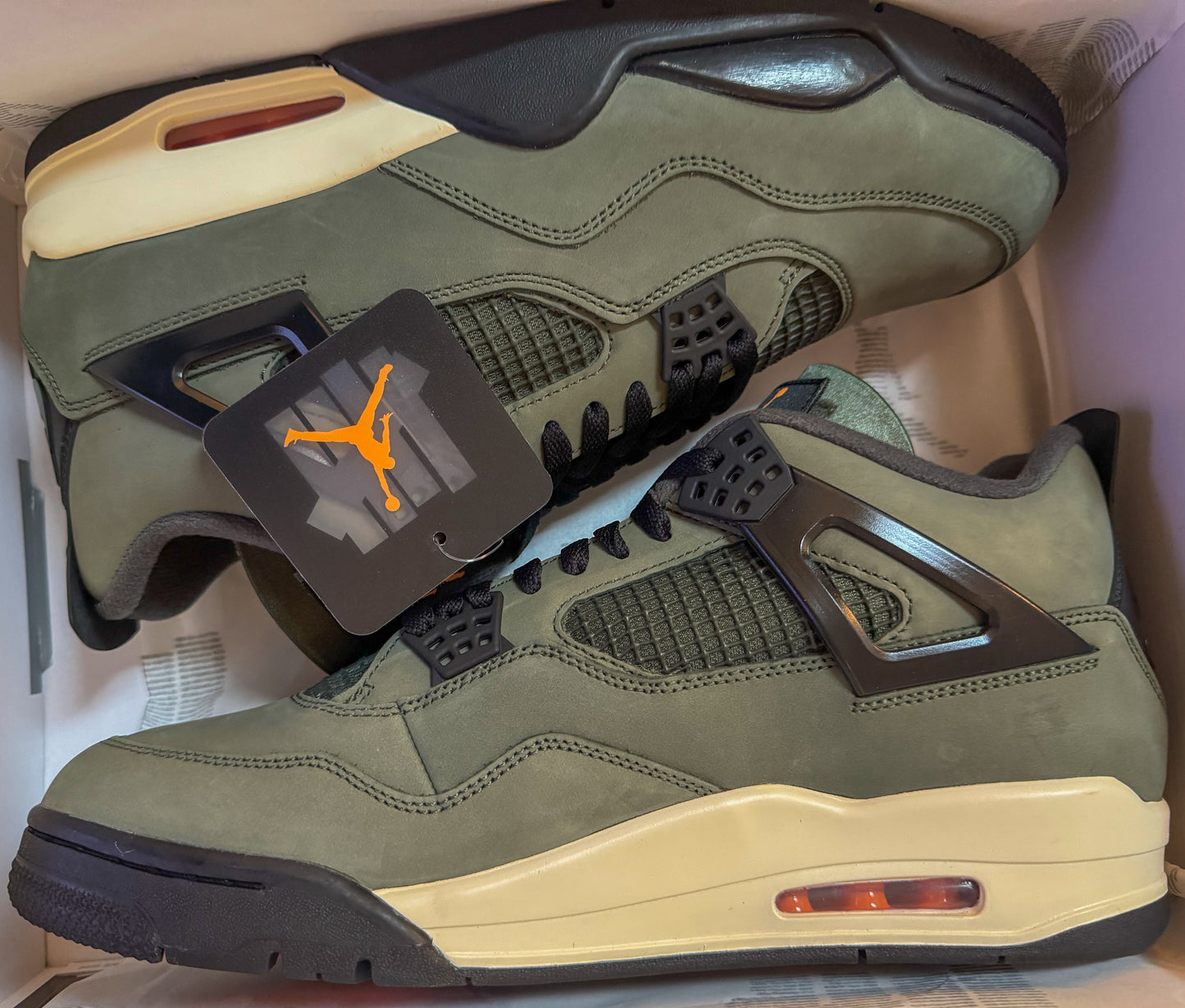 Nike UNDEFEATED X JORDAN AJ 4 RETRO - DEEPGREEN/ CLEMENTINE Size 12
